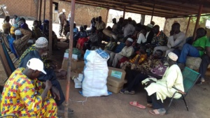 Remise de fournitures scolaires au village de Zerelani